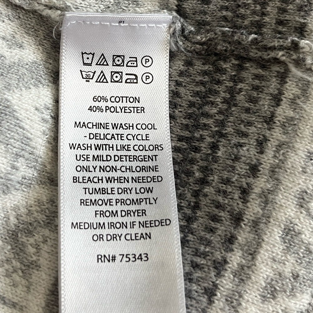 MAX STUDIO Gray & White Geometric  Pattern Full Zip Long Sweater Jacket NWOT - Picture 10 of 10